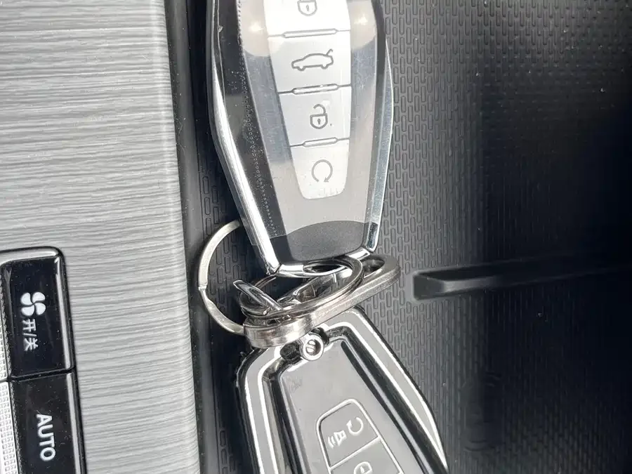 Geely Atlas L Boyue L 2025 fourth generation 1.5TD DCT Shanhe 2025 — миниатюра 3