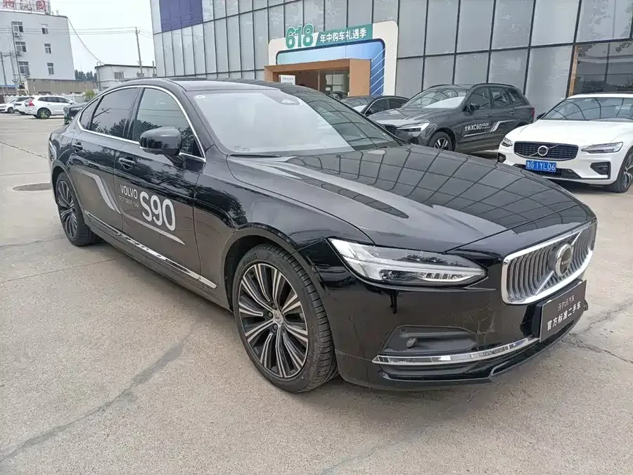 Volvo S90 2025 B5 Smart Luxury Edition 2024 — миниатюра 4