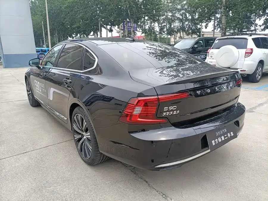 Volvo S90 2025 B5 Smart Luxury Edition 2024 — миниатюра 5