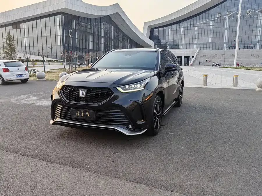 Toyota Crown Land 2022