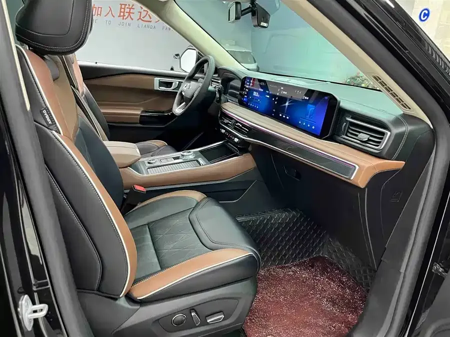 Ford Explorer Explorer 2023 EcoBoost 285 4WD Titanium Edition 6 Seaters 2023 — миниатюра 4