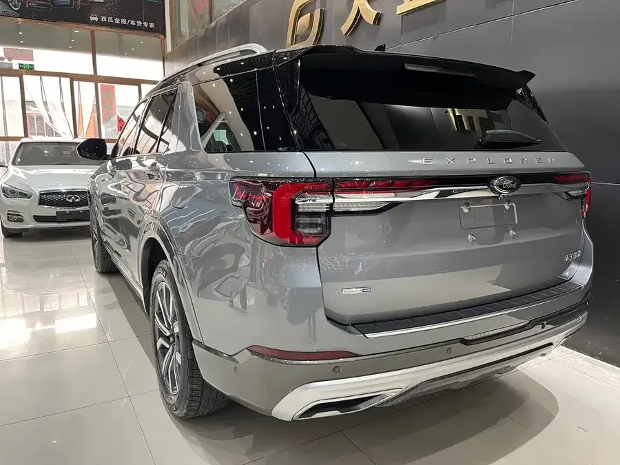 Ford Explorer Explorer 2023 EcoBoost 285 4WD Titanium Edition 6 Seaters 2023 — миниатюра 4