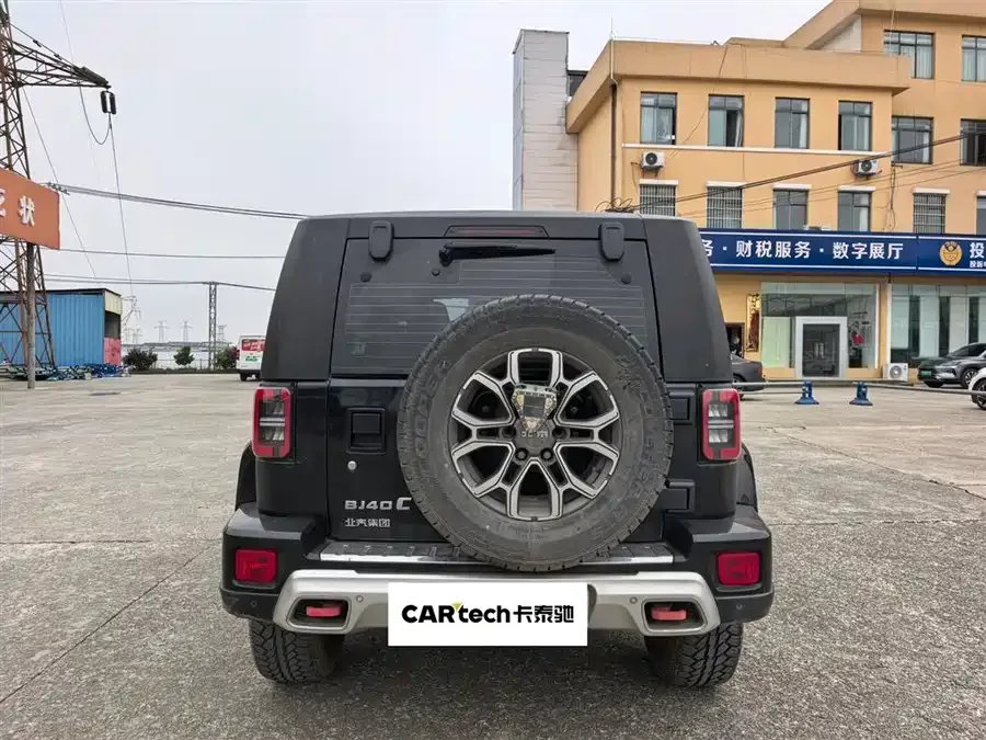 BAIC BJ40 Beijing Off-road BJ40 2024 2.0T City Hunter Glory Edition 2024 — миниатюра 3