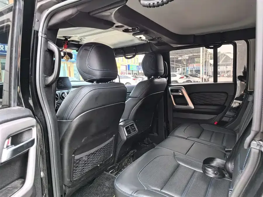 BAIC BJ40 Beijing Off-road BJ40 2024 2.0T City Hunter Glory Edition 2024 — миниатюра 4