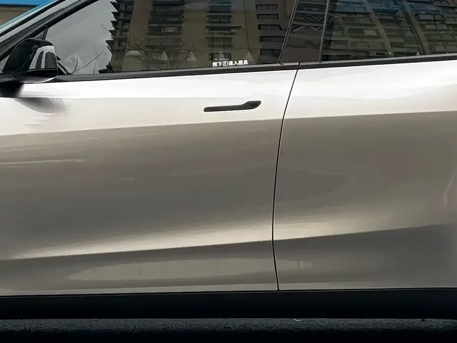 Tesla Model Y Model Y 2022 facelift rear-wheel drive version 2023 — миниатюра 3