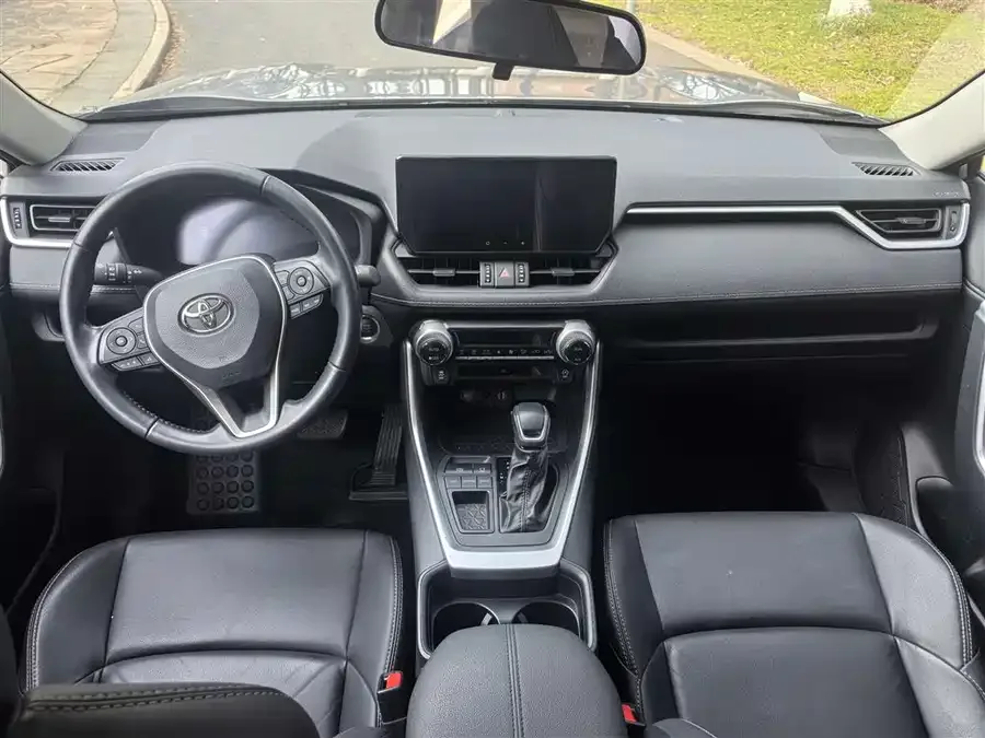 Toyota Wildlander Wildlander 2023 2.0L CVT 2WD Luxury PLUS Edition 2024 — миниатюра 4