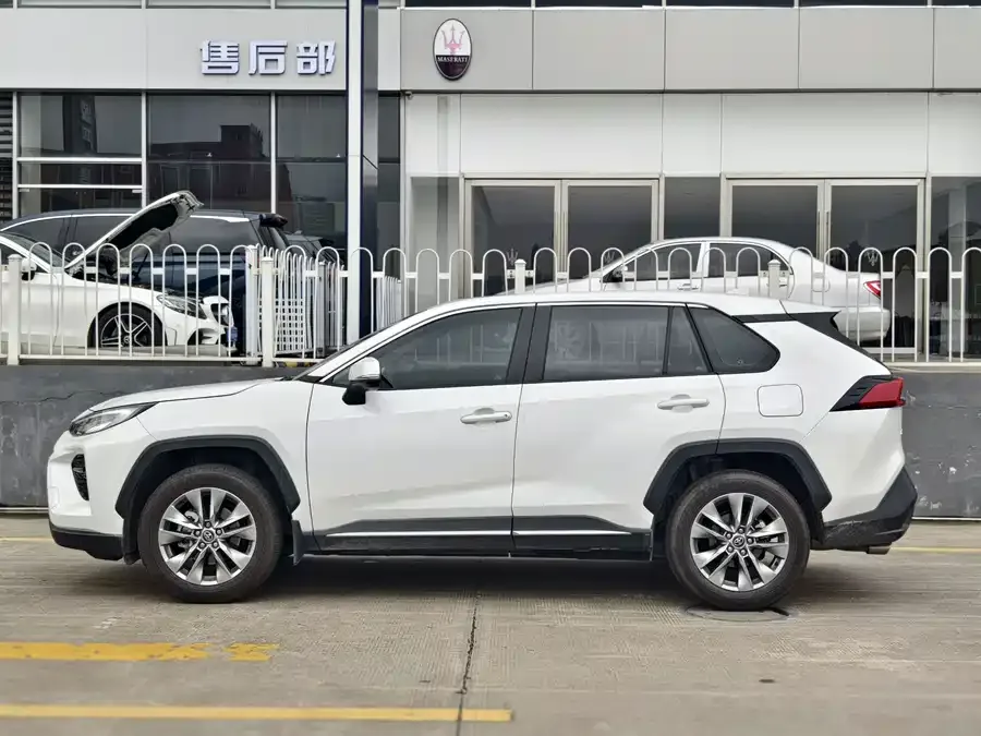 Toyota Wildlander Wildlander 2023 2.0L CVT 2WD Urban Edition 2024 — миниатюра 3