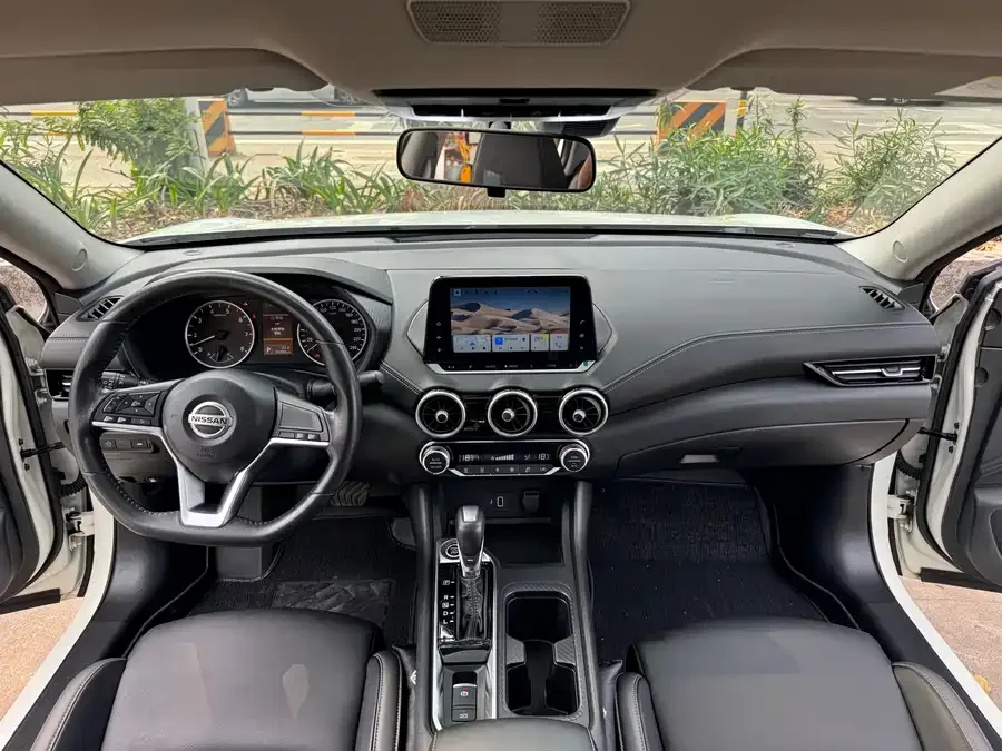 Nissan Sylphy Sylphy 2021 Classic 1.6XE CVT Exclusive Edition 2022 — миниатюра 5
