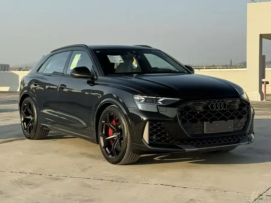 Audi RS Q8 2025