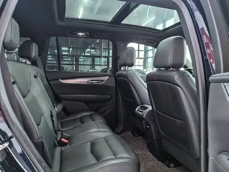 Cadillac XT6 2022 2.0T 7-seat 4WD Fashion Edition 2022 — миниатюра 3