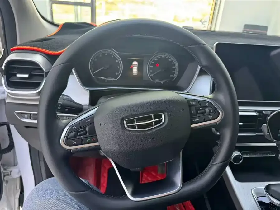 Geely Coolray SX11 Binyue 2021 1.4T DCT Diamond Edition 2022 — миниатюра 3