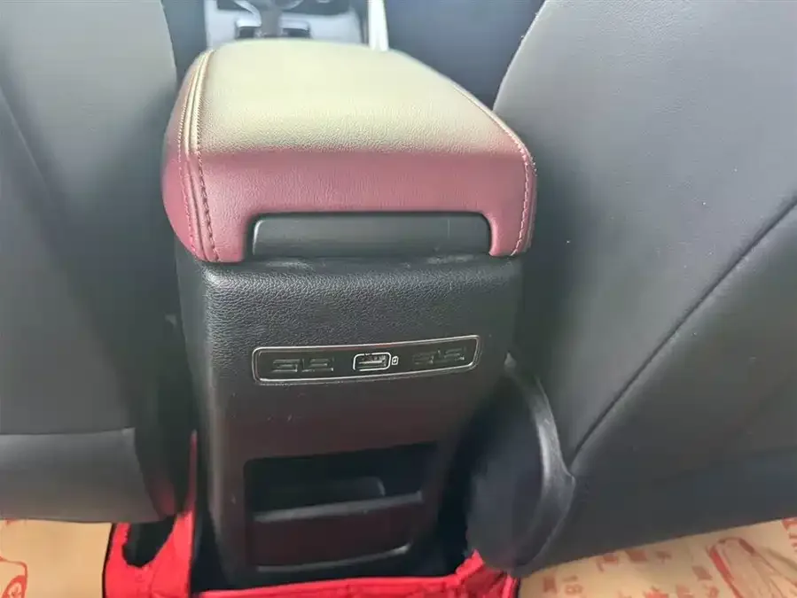 Geely Coolray SX11 Binyue 2021 1.4T DCT Diamond Edition 2022 — миниатюра 4