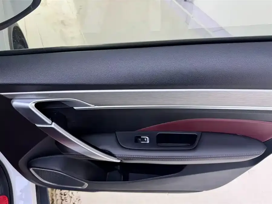 Geely Coolray SX11 Binyue 2021 1.4T DCT Diamond Edition 2022 — миниатюра 5