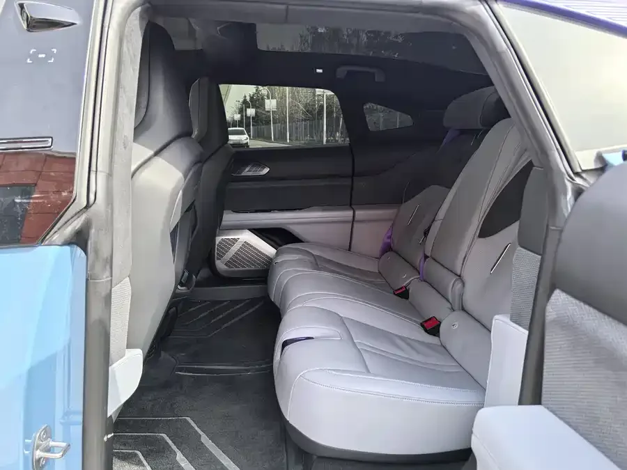 HiPhi Z HiPhi Z 2023 five-seater version 2023 — миниатюра 2