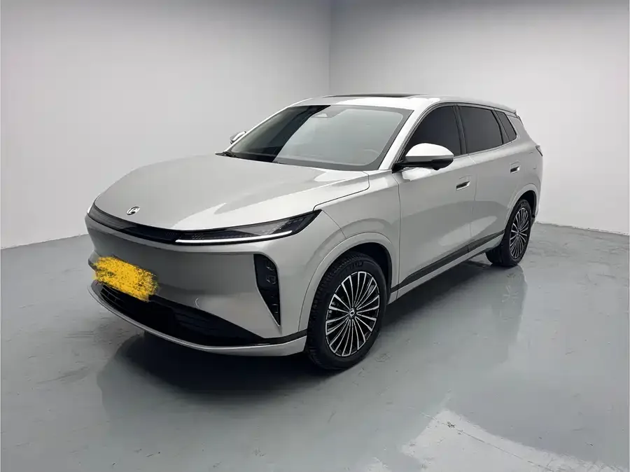 Dongfeng L8 2025