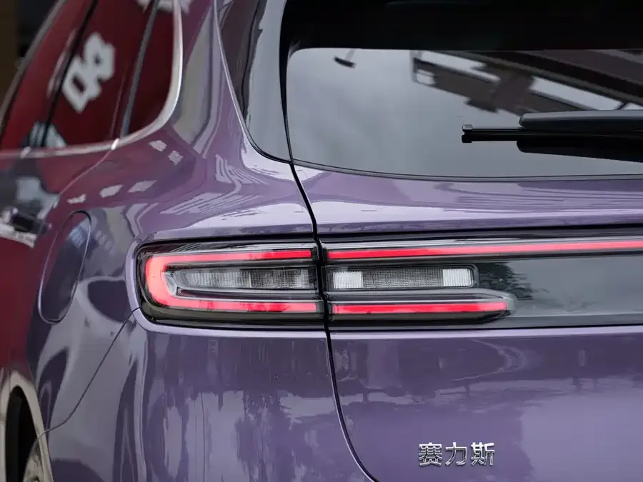 AITO M5 M5 2025 Extended Range Ultra 4WD Edition 2025 — миниатюра 2