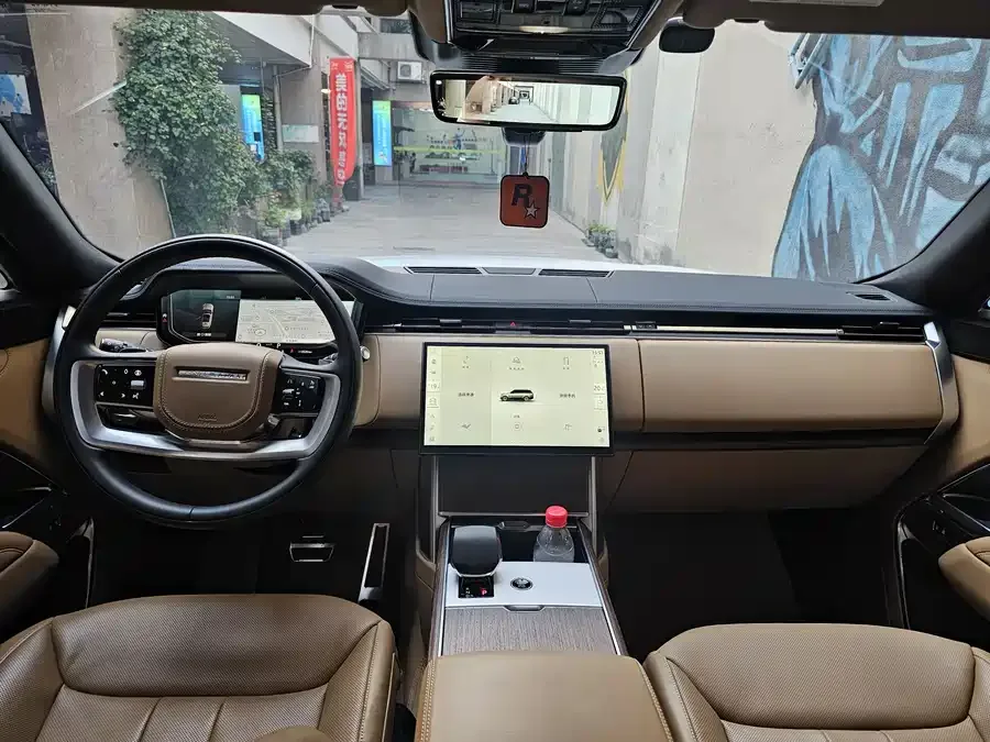Land Rover Range Rover Range Rover 2025 3.0 L6 400PS Grand Edition 2025 — миниатюра 2