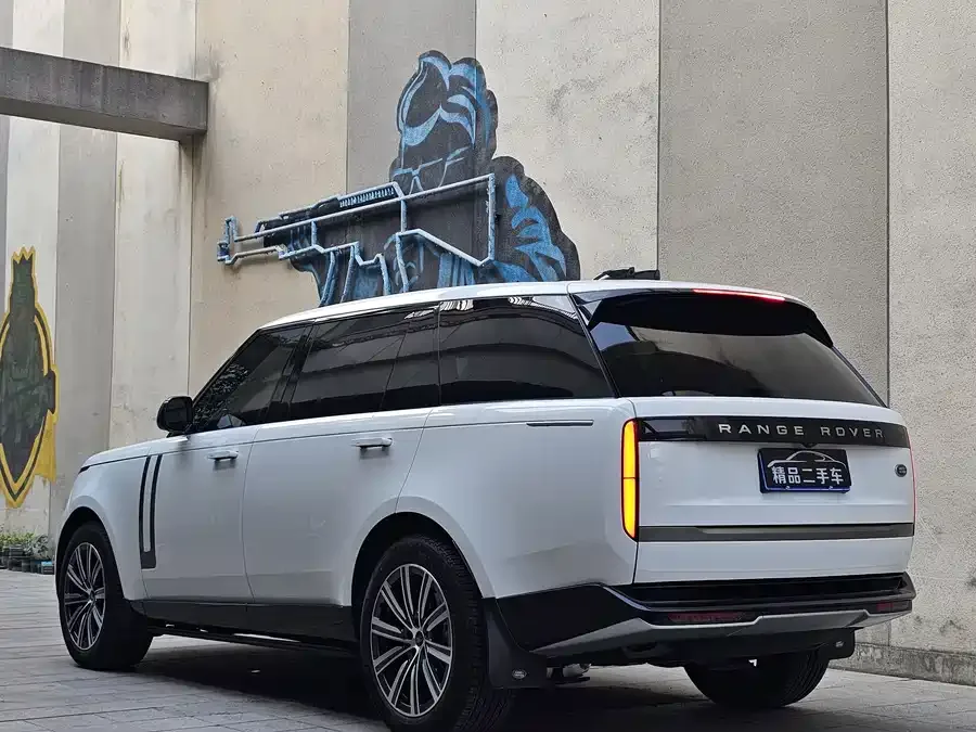 Land Rover Range Rover Range Rover 2025 3.0 L6 400PS Grand Edition 2025 — миниатюра 4