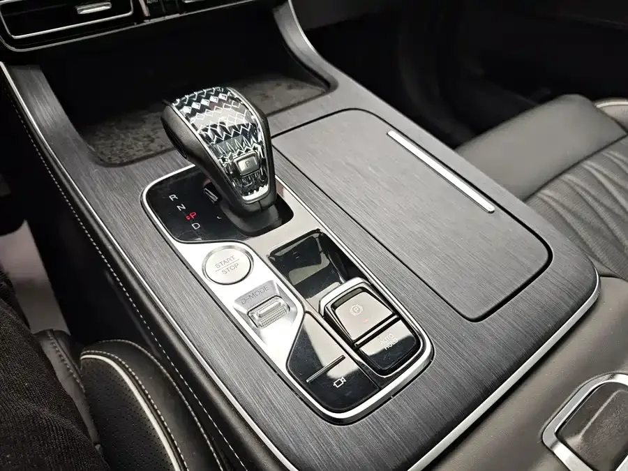 GAC Trumpchi GS8 Trumpchi GS8 2024 Navigator Series 2.0TGDI 2WD Luxury Intelligent Connected Edition 7-Seater 2024 — миниатюра 3