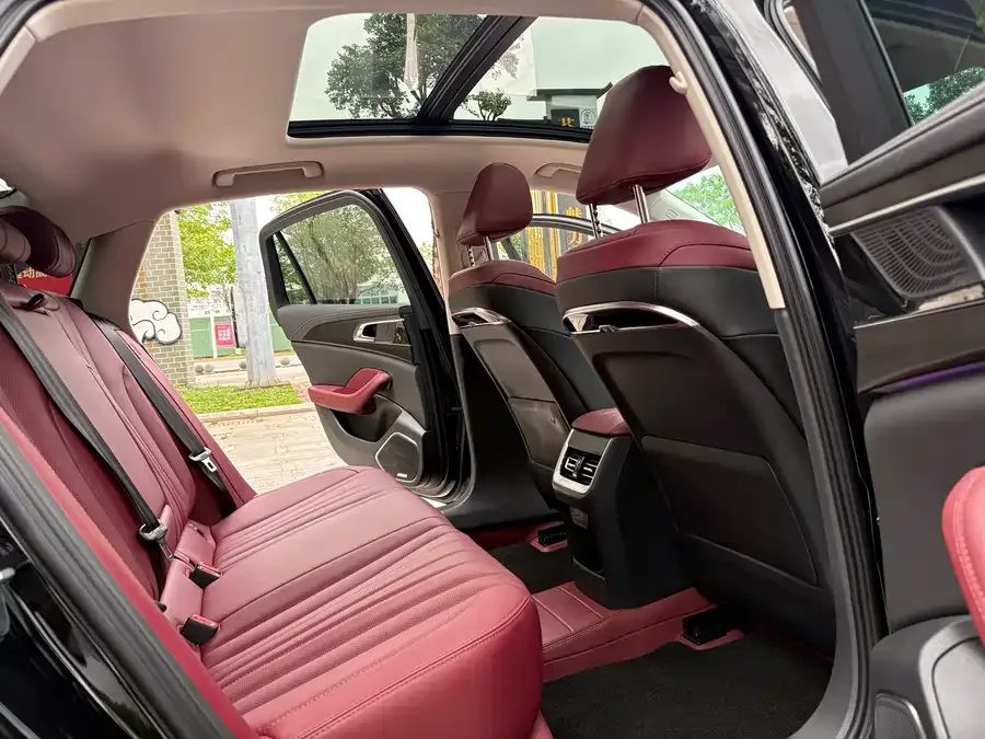 Hongqi H5 Hongqi H5 2025 2.0T Automatic Shadow 2 Millionth Commemorative Edition 2026 — миниатюра 3