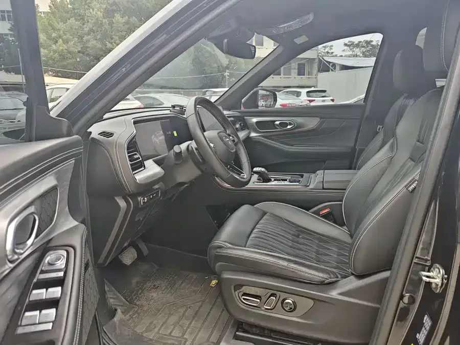 GAC Trumpchi GS8 Trumpchi GS8 2022 Pilot Series 2.0TGDI 2WD Premium Edition (7 Seaters) 2023 — миниатюра 4