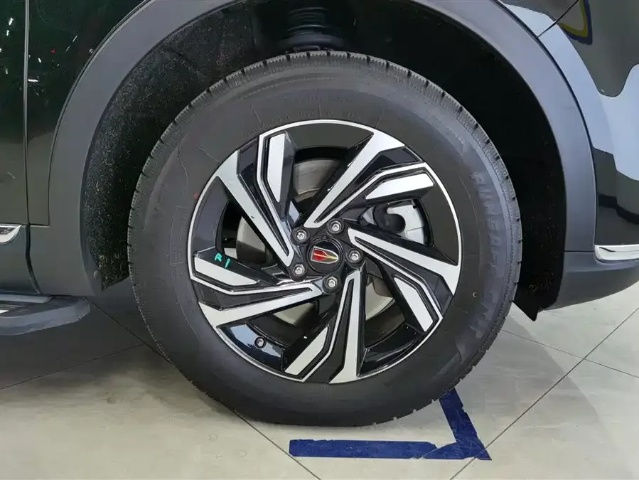 Hongqi HS5 Hongqi HS5 2022 facelift 2.0T Zhilian Qixiang Edition 2022 — миниатюра 3