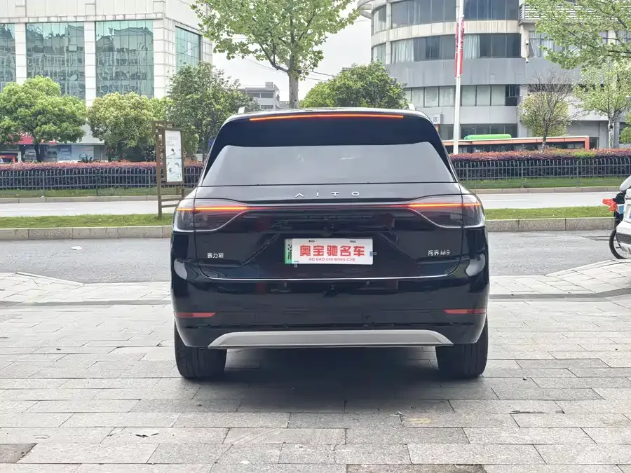 AITO M9 M9 2024 Extended Range Ultra Edition 42kWh 6-seater Edition 2024 — миниатюра 2