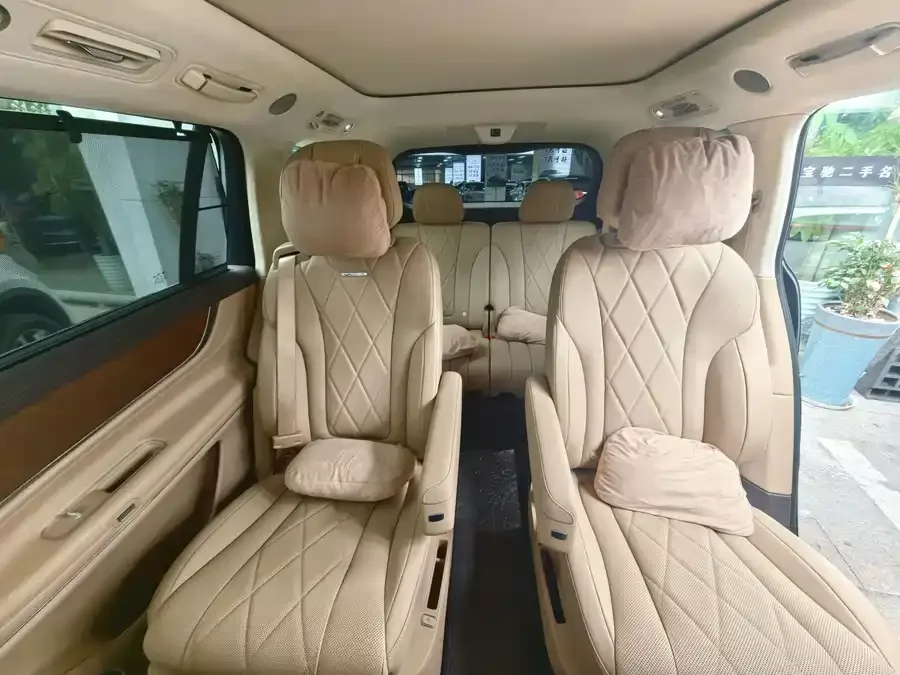 AITO M9 M9 2024 Extended Range Ultra Edition 42kWh 6-seater Edition 2024 — миниатюра 3