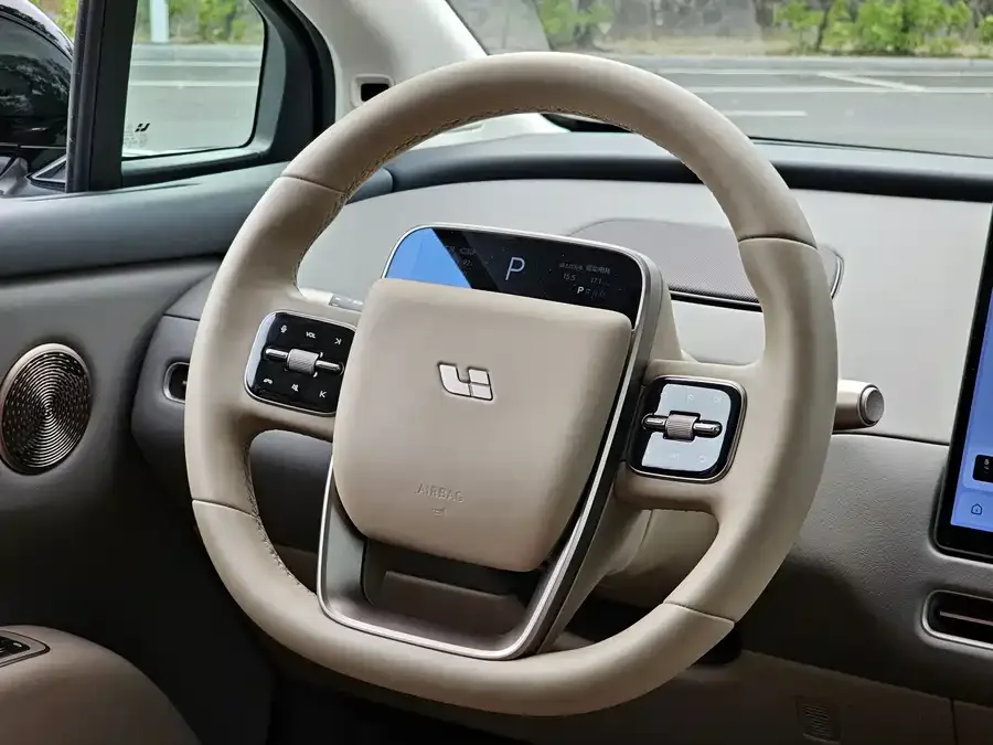 Li Ideal i8 Ideal i8 2025 Standard Edition 2025 — миниатюра 3