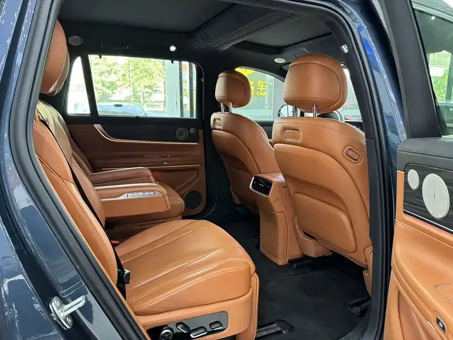 AITO M9 M9 2024 Extended Range Ultra Edition 42kWh 6-seater Edition 2024 — миниатюра 4
