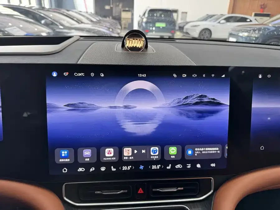 AITO M9 M9 2024 Extended Range Ultra Edition 42kWh 6-seater Edition 2024 — миниатюра 5