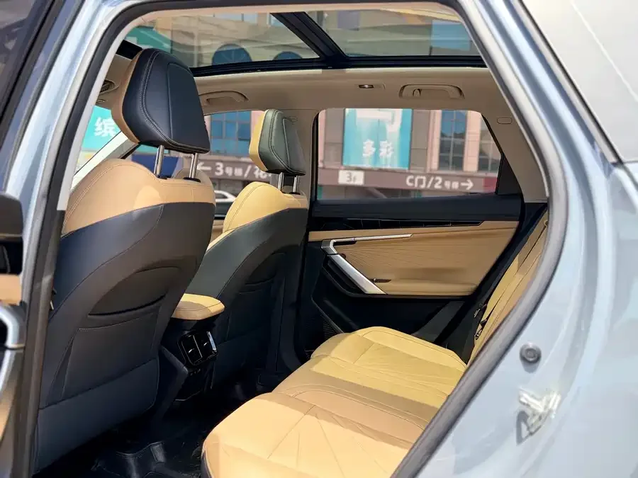 Geely Atlas L Boyue L 2023 1.5TD DCT Luxury Edition 2023 — миниатюра 3