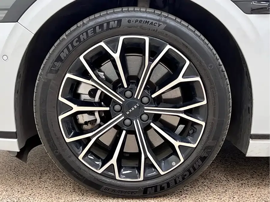 Zeekr 007GT Zeekr 007GT 2025 Long-Range Rear-Wheel Drive Smart Driving Edition 100kWh 2025 — миниатюра 3