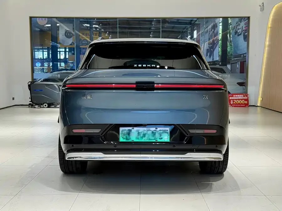 Zeekr 7X Zeekr 7X 2025 100kWh Long-range 4WD Smart Driving Edition 2024 — миниатюра 2