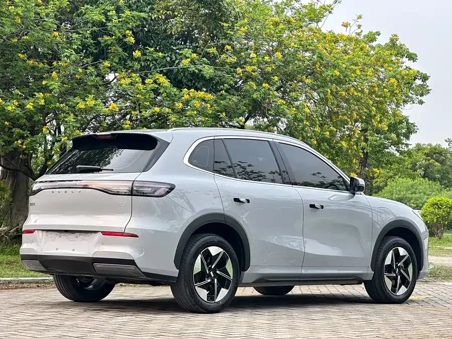 Geely Galaxy E5 Galaxy E5 2026 610km Explorer+ Edition 2026 — миниатюра 2