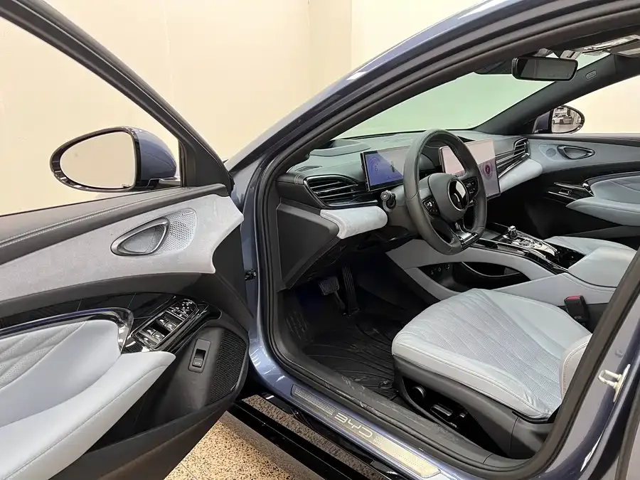 BYD Seal Haibao 2022 700km long-range rear-wheel drive version 2022 — миниатюра 4