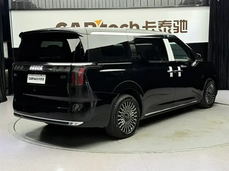 Zeekr 009 Zeekr 009 2024 six-seat executive version four-wheel drive 108kWh 2025 — миниатюра 2
