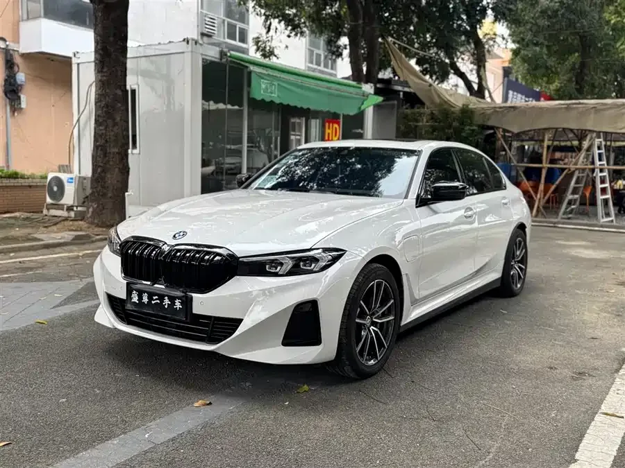 BMW i3 2023 eDrive 40 L Night Sport Package 2023 — фото 1, купить с доставкой в Москву