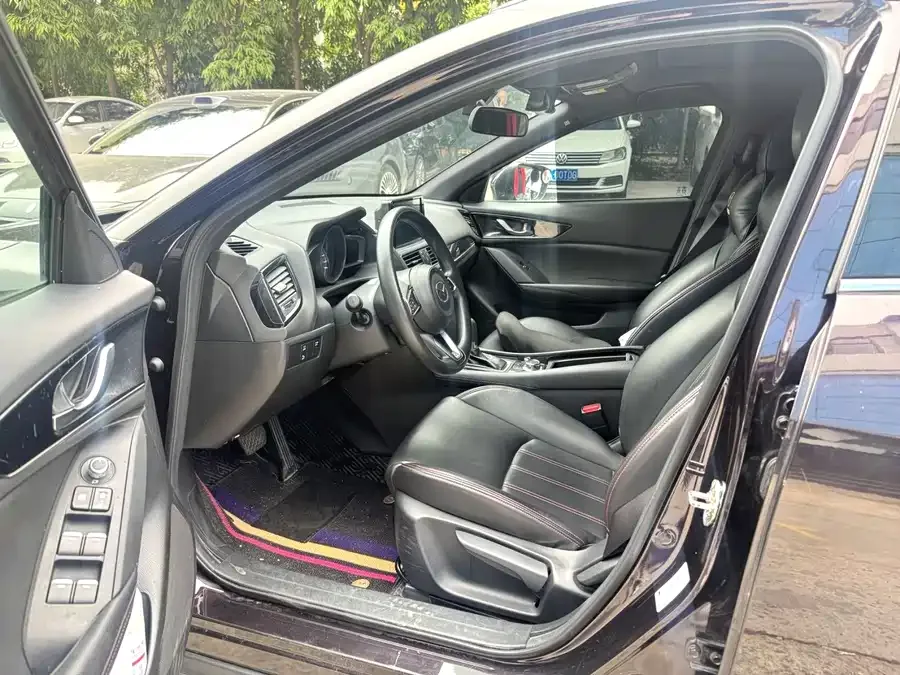 Mazda CX-4 2021 2.0L Automatic 2WD Blue Sky Premium Edition 2023 — миниатюра 4