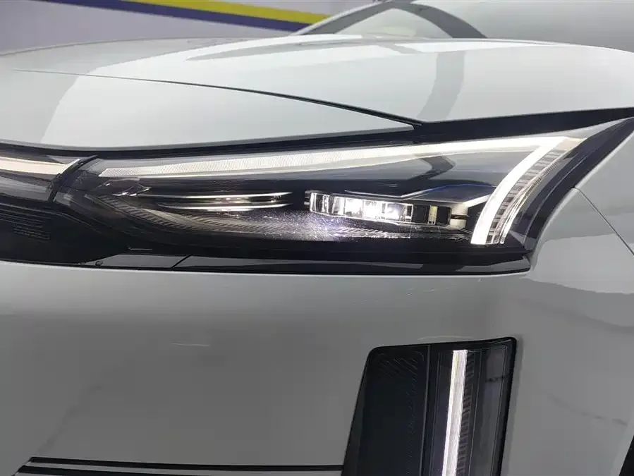 Geely Galaxy L6 Galaxy L6 2025 EM-i 140km Long-Range Edition 2025 — миниатюра 2
