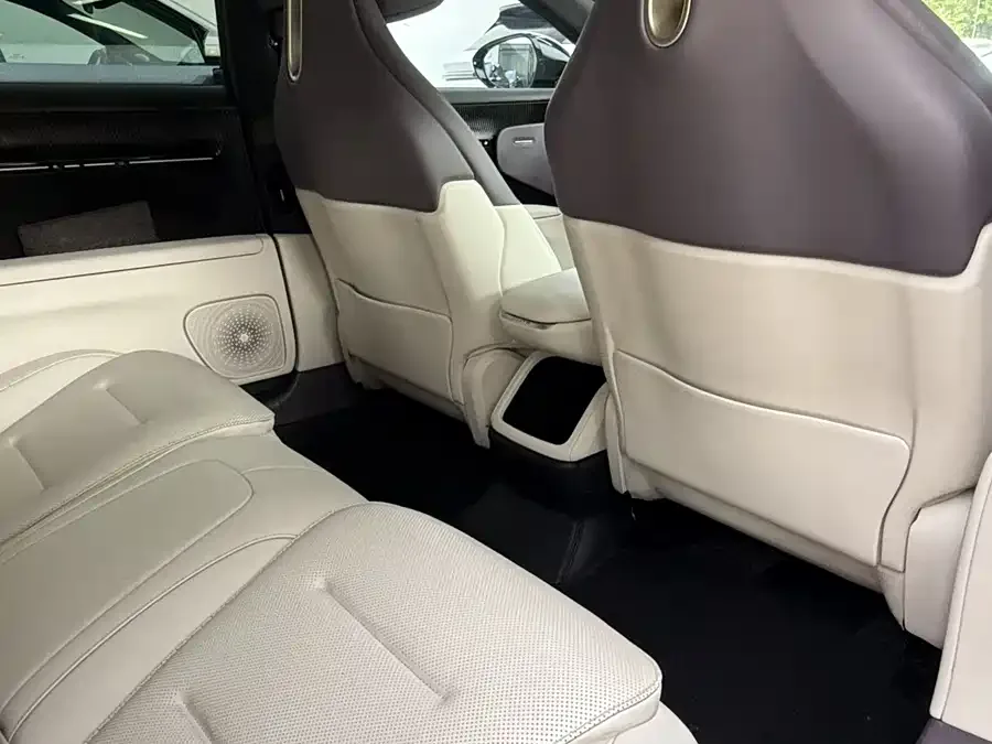 Avatr 12 Avita 12 2024 Model 700 Triple Laser RWD Luxury Edition 2025 — миниатюра 4