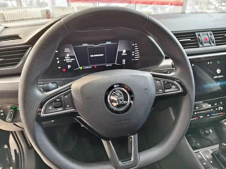 Skoda SuperB Superb 2023 facelifted TSI280 DSG exclusive version 2024 — миниатюра 3