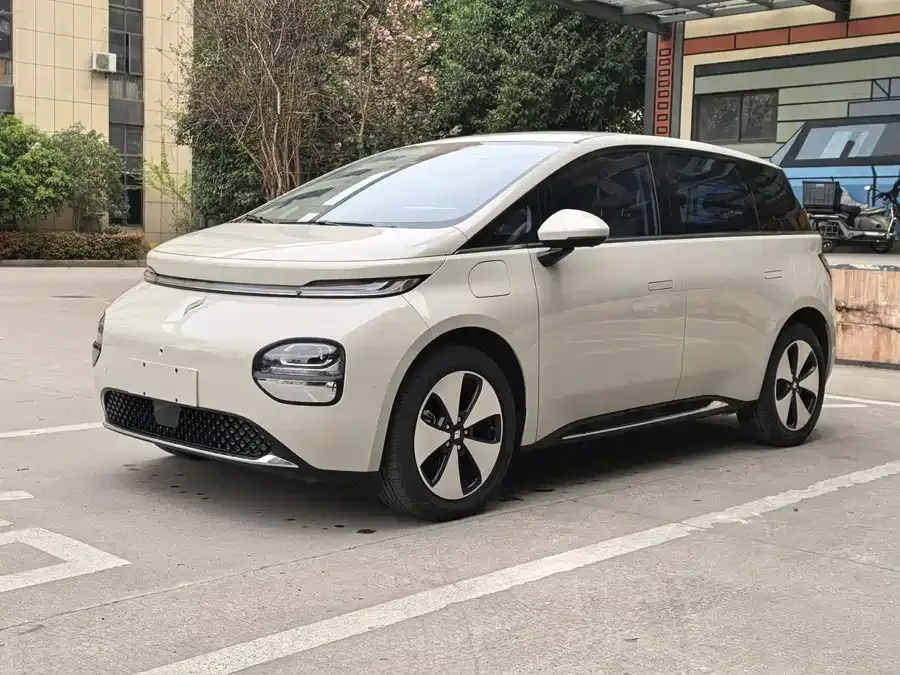 Baojun clouds Baojun Yunduo 2023 460 Pro 2024 — фото 1, купить с доставкой в Москву