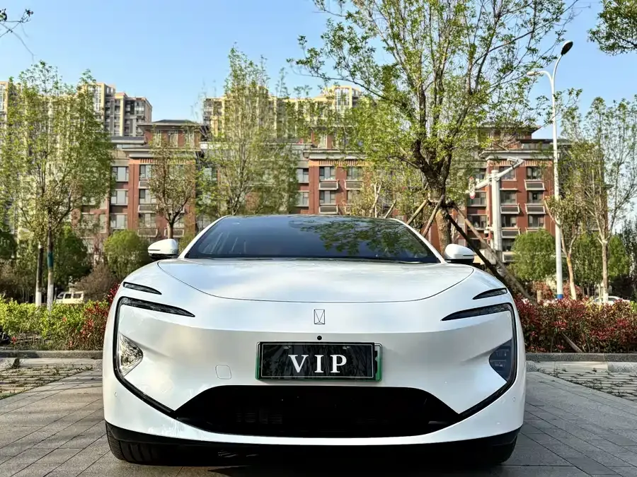 Avatr 12 Avita 12 2025 Ultra electric version with four-wheel drive 2025 — миниатюра 3