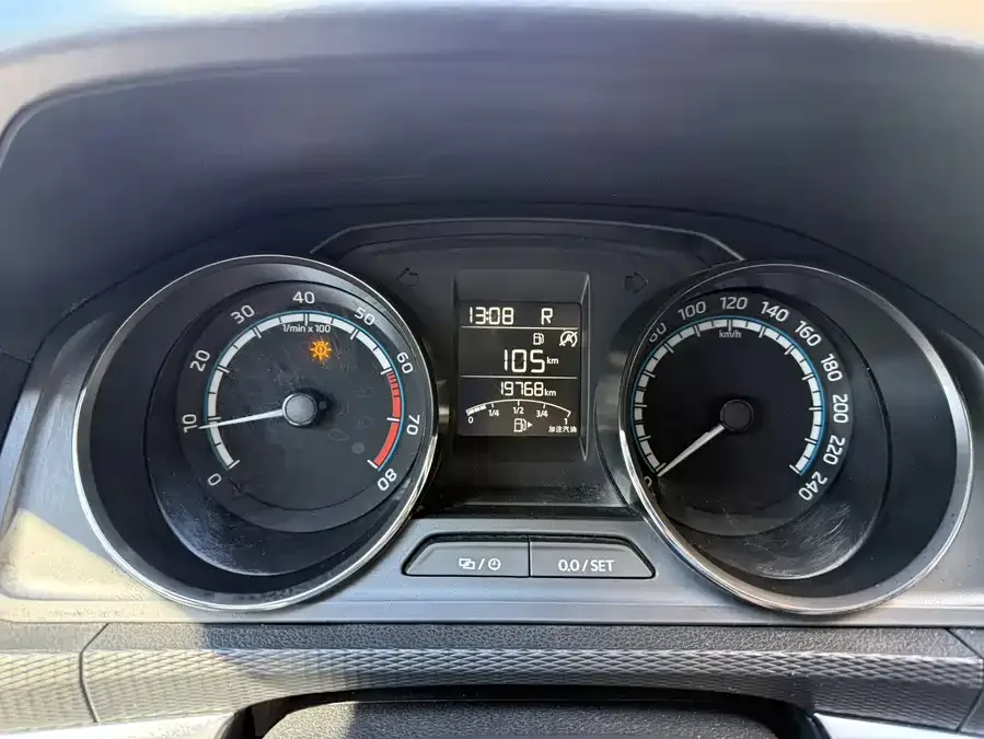Skoda Kamiq 2023 Kamiq facelift 1.5L automatic comfort version 2024 — миниатюра 2