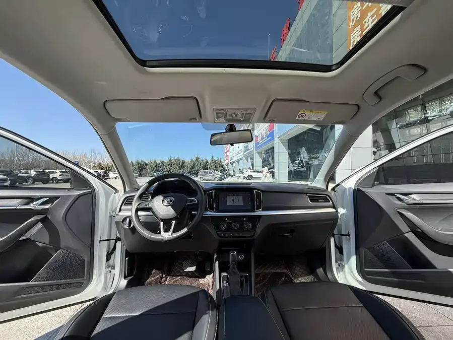 Skoda Kamiq 2023 Kamiq facelift 1.5L automatic comfort version 2024 — миниатюра 3