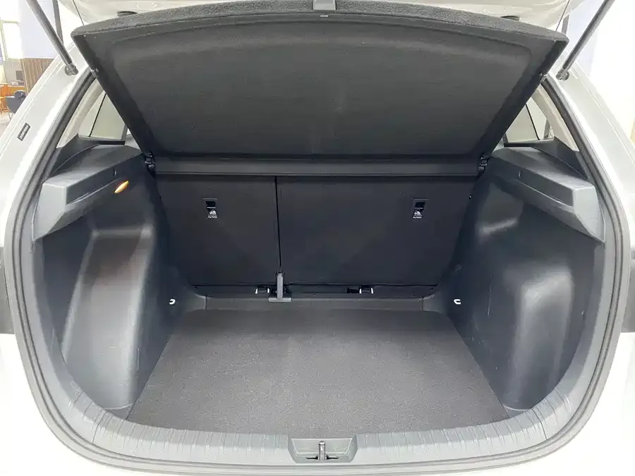Skoda Kamiq Komic 2022 1.5L automatic comfort version 2023 — миниатюра 5