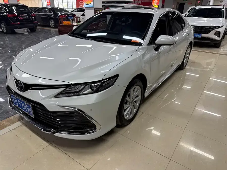 Toyota Camry Camry 2023 2.0G Deluxe Edition 2024 — фото 1, купить с доставкой в Москву