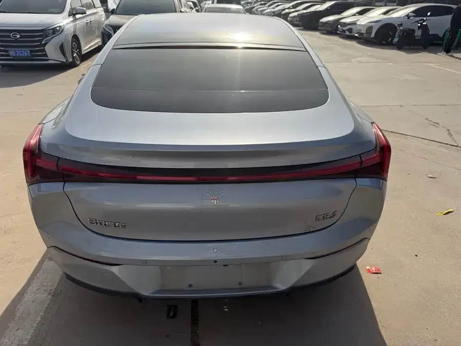 NETA Nezha S Nezha S 2022 pure electric 715km rear-wheel drive large version 2023 — миниатюра 5