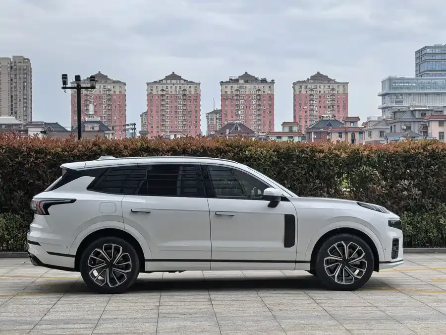 Lynk & Co 09 Lynk & Co 09 2024 2.0T 4WD Sports Edition 5 Seaters 2025 — миниатюра 4